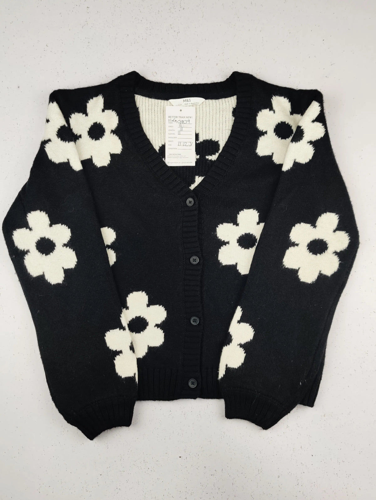 Buy online pre-used pre-loved 100% authentic & Original branded Marks & Spencer (KWG-9839) available in Pakistan. Top international brands avilable.
