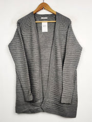 Buy online pre-used pre-loved 100% authentic & Original branded Tu (LC-2133) available in Pakistan. Top international brands avilable.