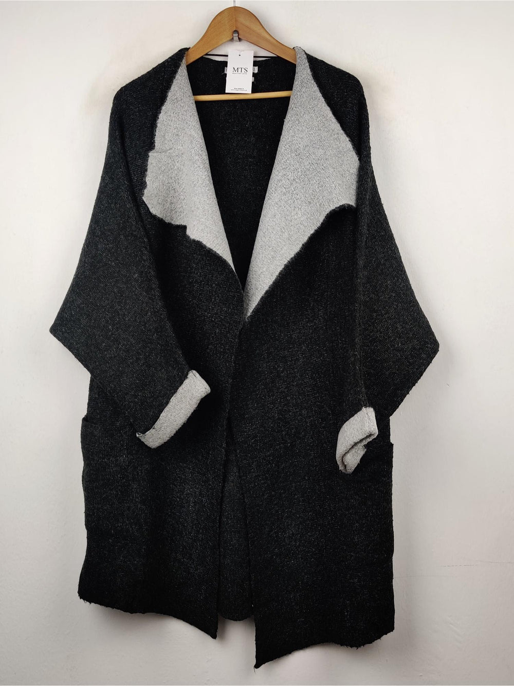 Buy online pre-used pre-loved 100% authentic & Original branded Mango (LC-2324) available in Pakistan. Top international brands avilable.