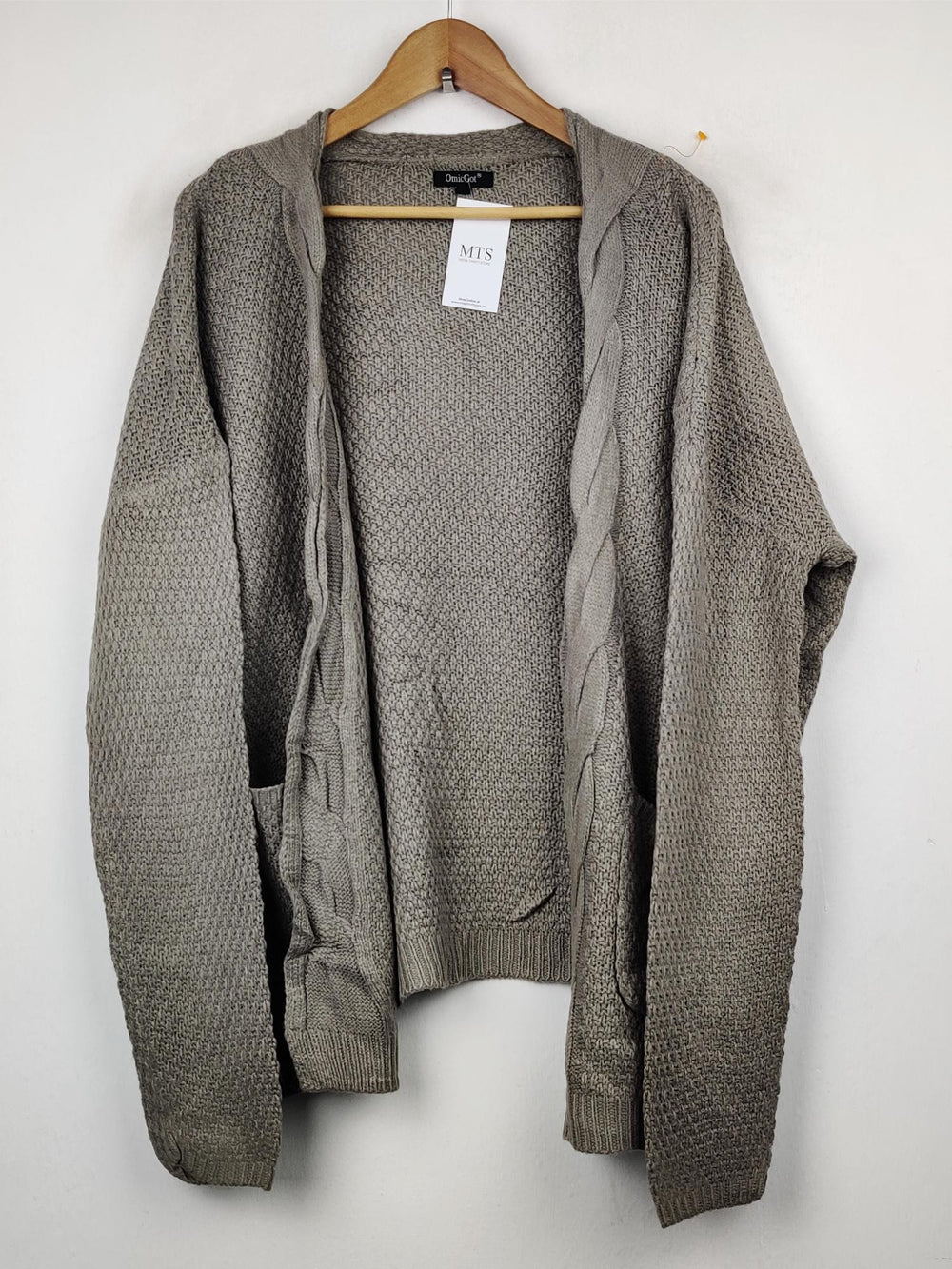 Buy online pre-used pre-loved 100% authentic & Original branded Omic Got (LC-2421) available in Pakistan. Top international brands avilable.