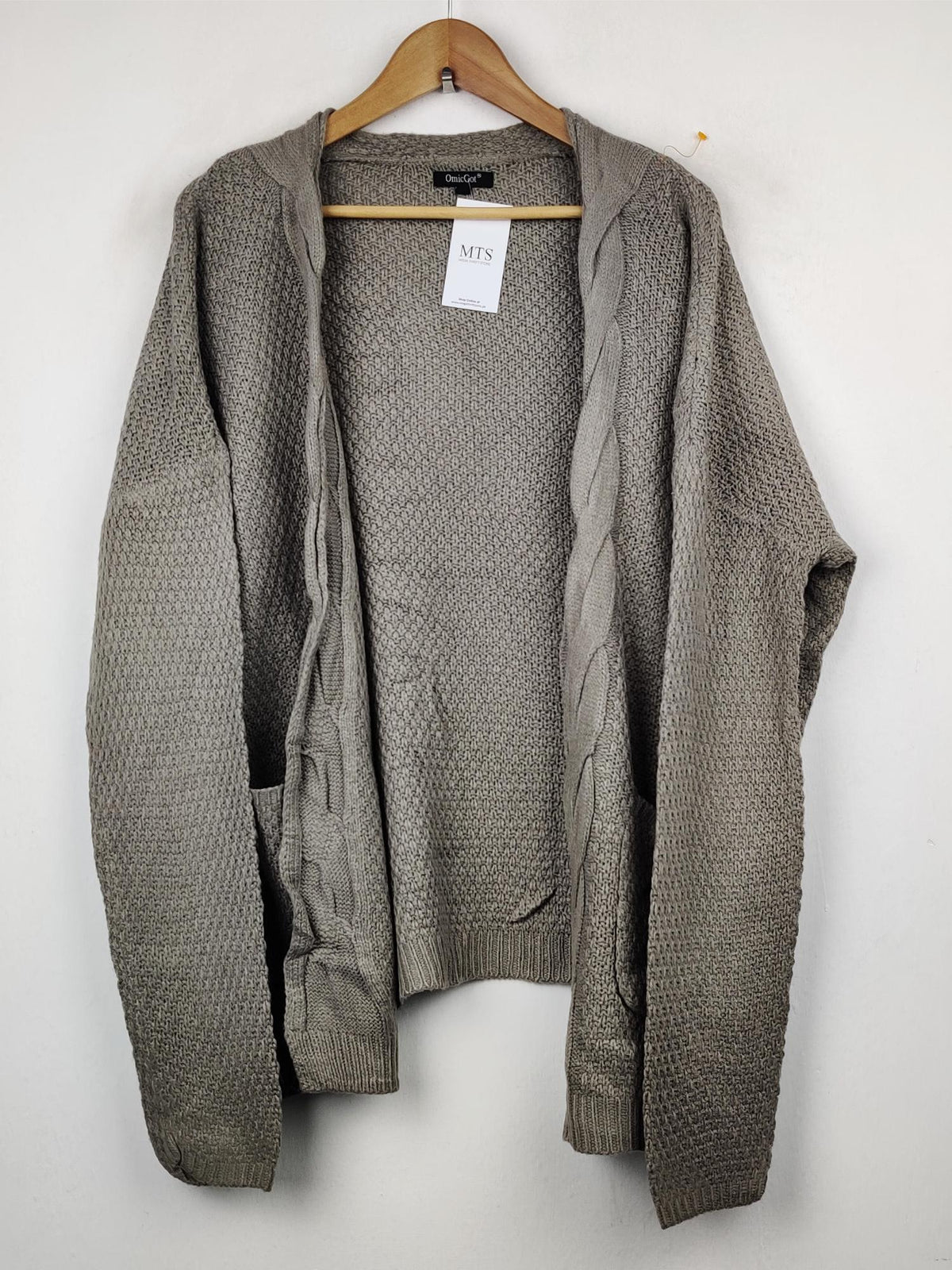 Buy online pre-used pre-loved 100% authentic & Original branded Omic Got (LC-2421) available in Pakistan. Top international brands avilable.