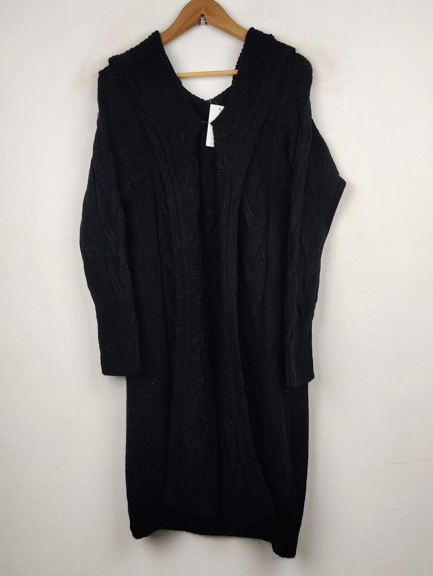 Buy online pre-used pre-loved 100% authentic & Original branded Unknown Brand (LC-2492) available in Pakistan. Top international brands avilable.