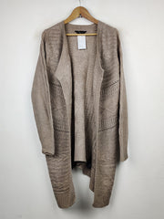 Buy online pre-used pre-loved 100% authentic & Original branded Dorothy Perkins (LC-2498) available in Pakistan. Top international brands avilable.
