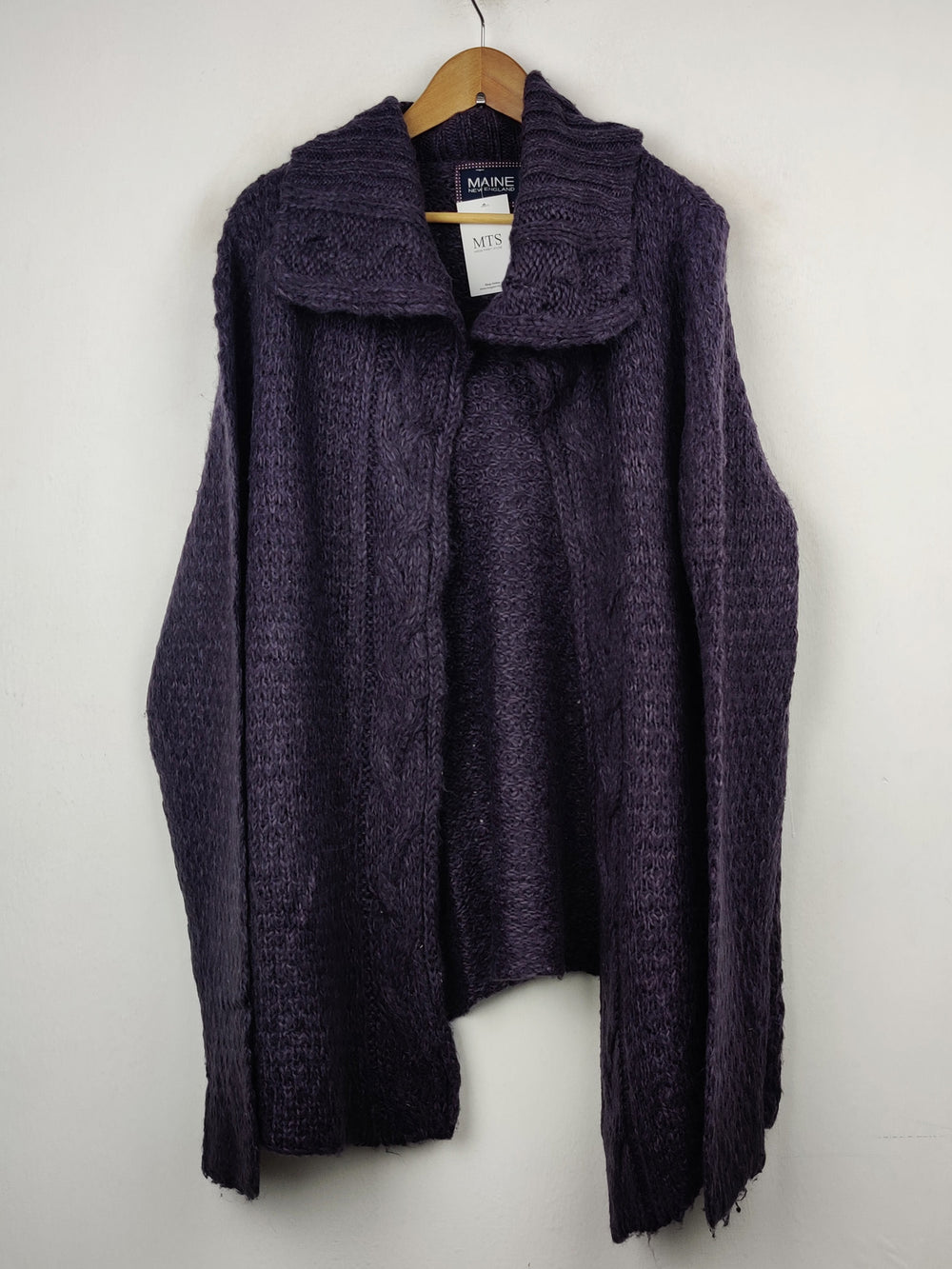 Buy online pre-used pre-loved 100% authentic & Original branded Maine (LC-2533) available in Pakistan. Top international brands avilable.