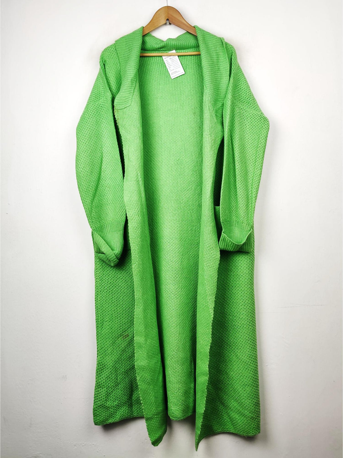 Buy online pre-used pre-loved 100% authentic & Original branded Unknown Brand (LC-2577) available in Pakistan. Top international brands avilable.
