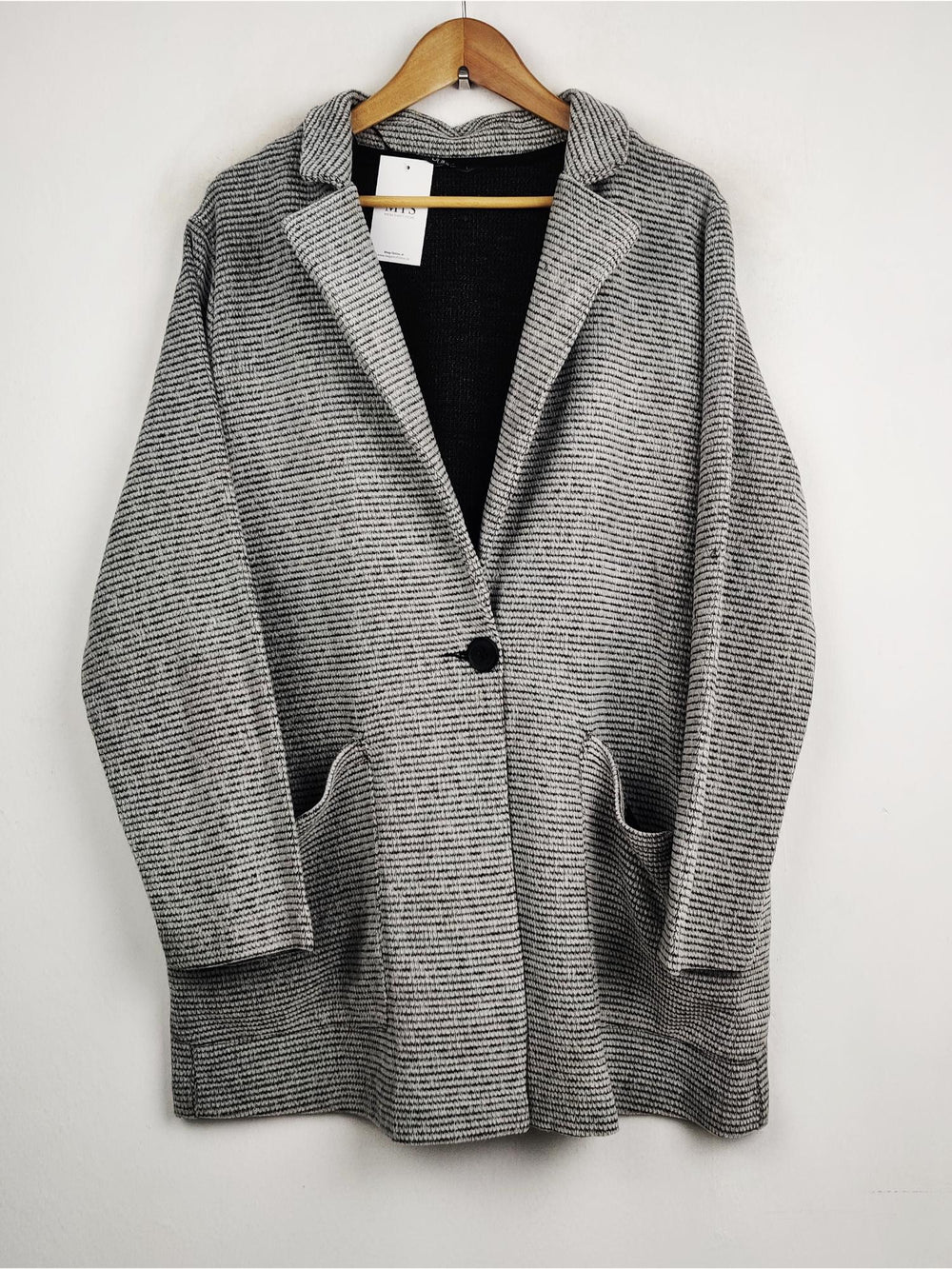 Buy online pre-used pre-loved 100% authentic & Original branded Dunnes Stores (LC-2618) available in Pakistan. Top international brands avilable.