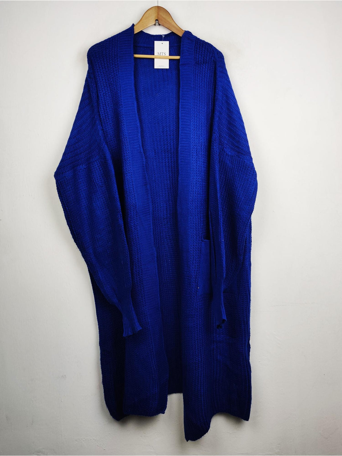 Buy online pre-used pre-loved 100% authentic & Original branded Unknown Brand (LC-2623) available in Pakistan. Top international brands avilable.