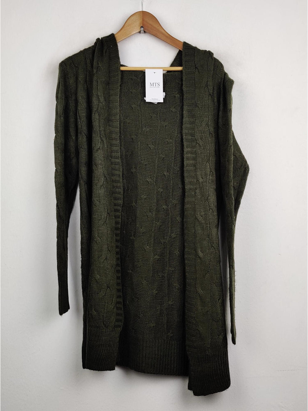 Buy online pre-used pre-loved 100% authentic & Original branded Unknown Brand (LC-2790) available in Pakistan. Top international brands avilable.