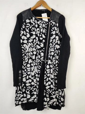 Buy online pre-used pre-loved 100% authentic & Original branded Star (LC-2902) available in Pakistan. Top international brands avilable.