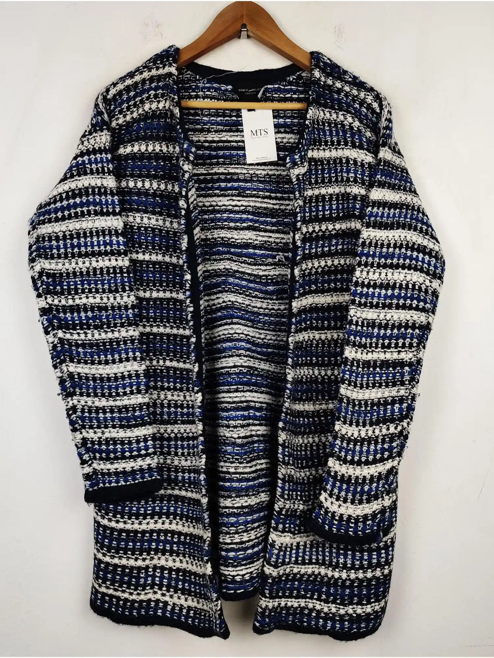 Buy online pre-used pre-loved 100% authentic & Original branded Romeo Juliet (LC-2924) available in Pakistan. Top international brands avilable.