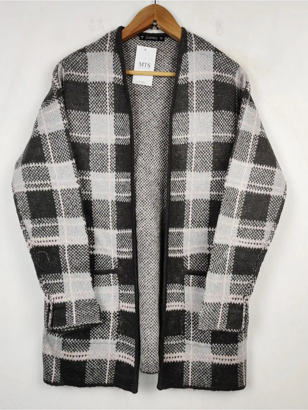 Buy online pre-used pre-loved 100% authentic & Original branded Dunnes Stores (LC-2938) available in Pakistan. Top international brands avilable.