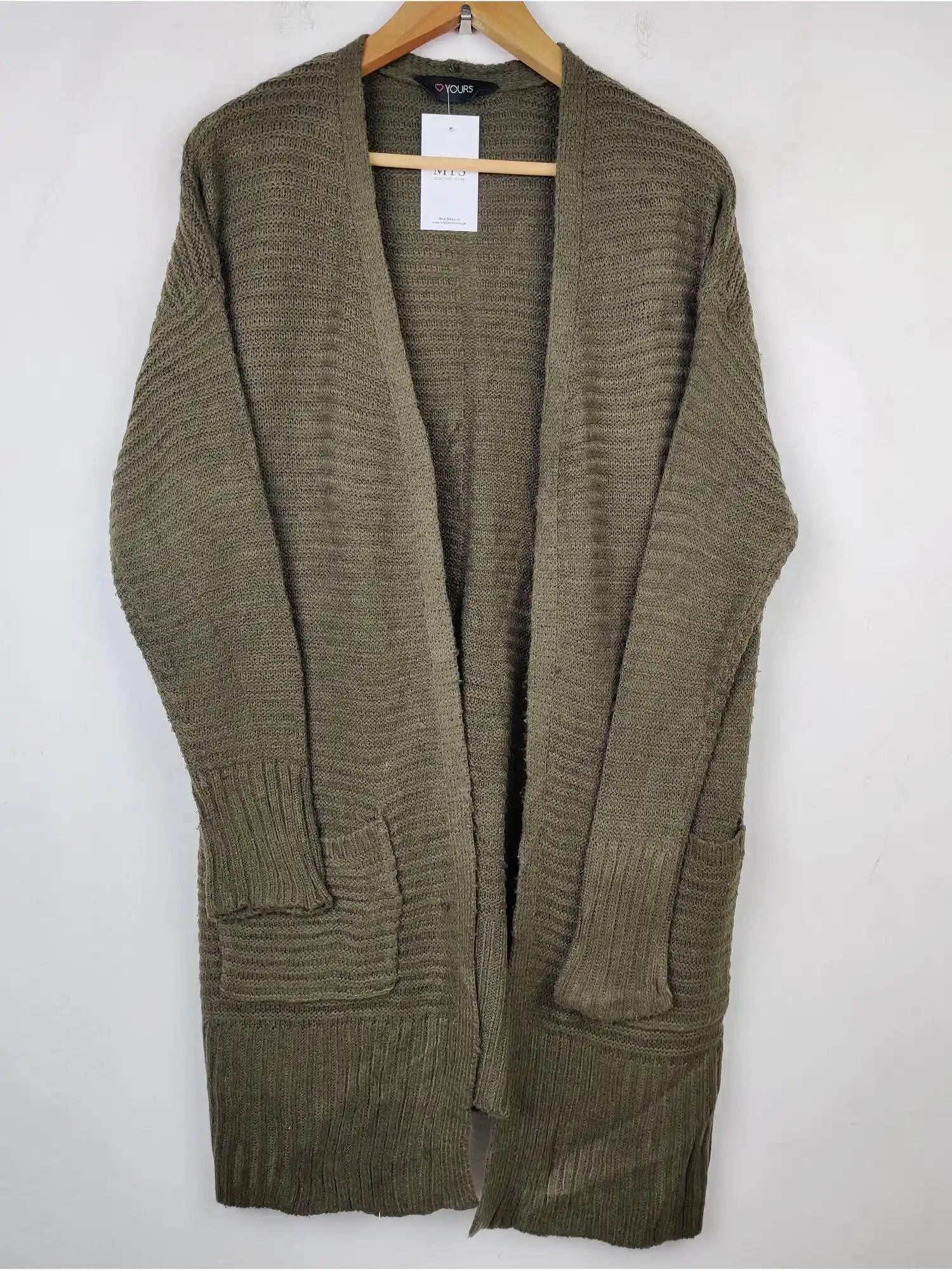 Buy online pre-used pre-loved 100% authentic & Original branded Yours (LC-2987) available in Pakistan. Top international brands avilable.