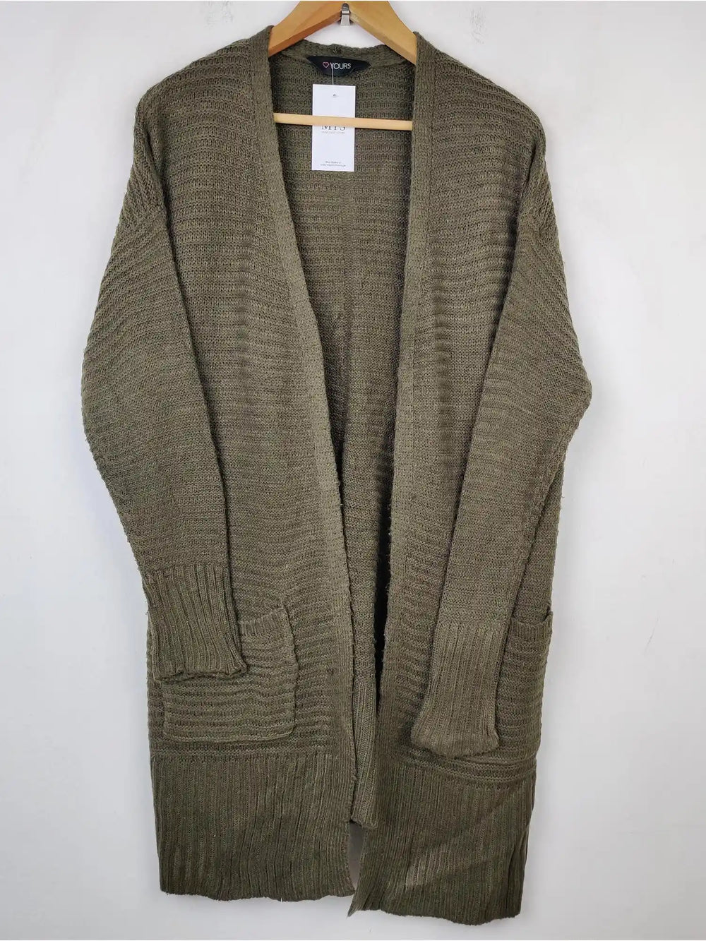 Buy online pre-used pre-loved 100% authentic & Original branded Yours (LC-2987) available in Pakistan. Top international brands avilable.