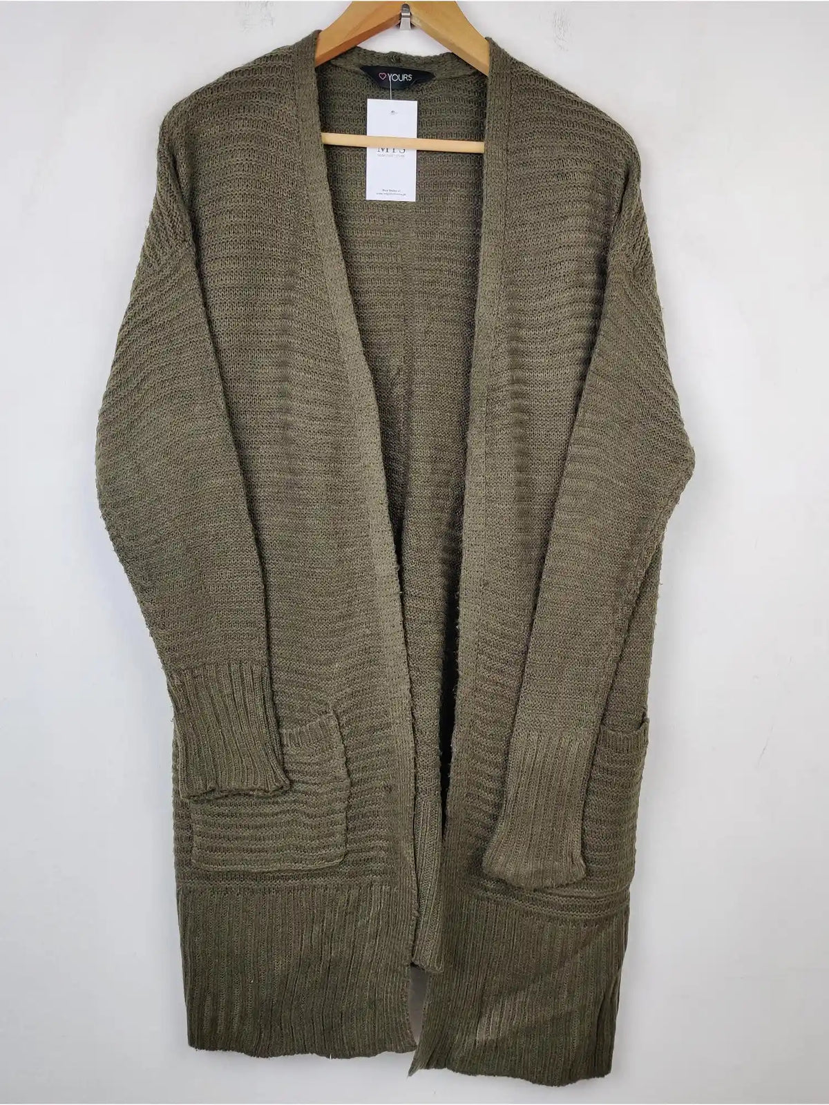 Buy online pre-used pre-loved 100% authentic & Original branded Yours (LC-2987) available in Pakistan. Top international brands avilable.