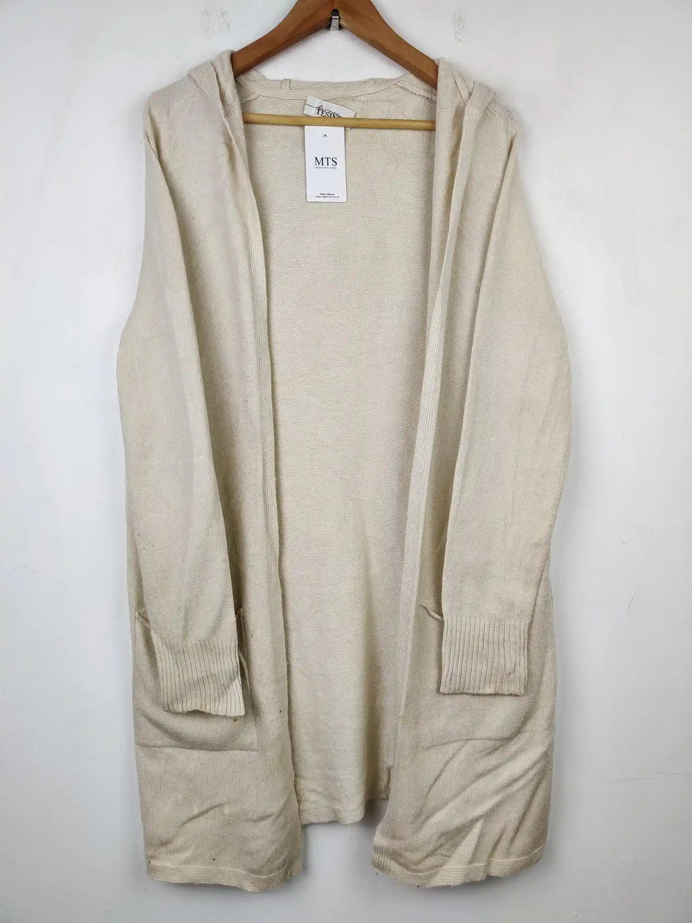 Buy online pre-used pre-loved 100% authentic & Original branded Tesini (LC-3022) available in Pakistan. Top international brands avilable.