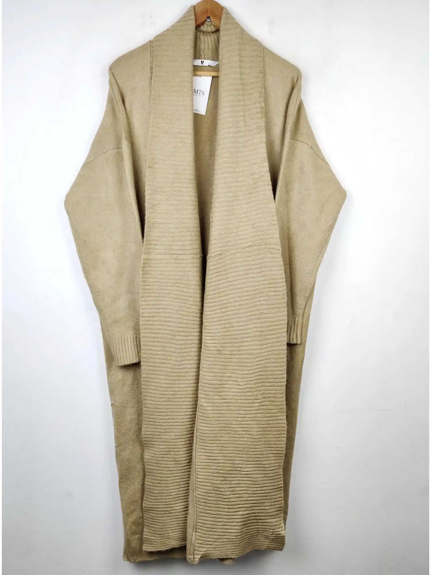 Buy online pre-used pre-loved 100% authentic & Original branded V By Very (LC-3025) available in Pakistan. Top international brands avilable.