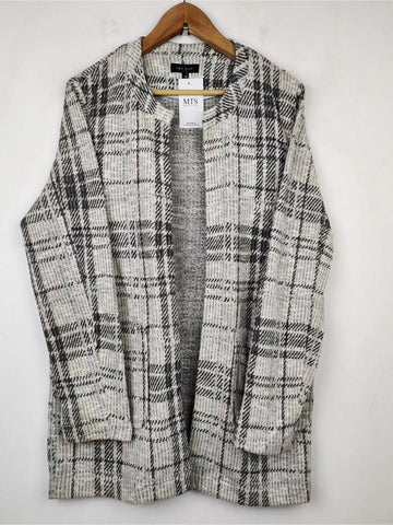 Buy online pre-used pre-loved 100% authentic & Original branded New Look (LC-3064) available in Pakistan. Top international brands avilable.