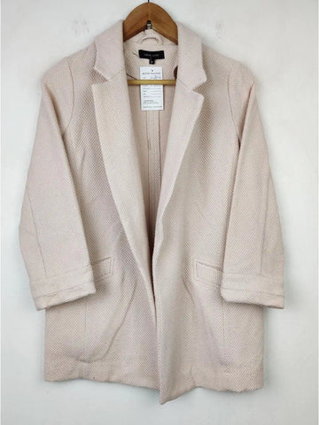 Buy online pre-used pre-loved 100% authentic & Original branded New Look (LC-3068) available in Pakistan. Top international brands avilable.