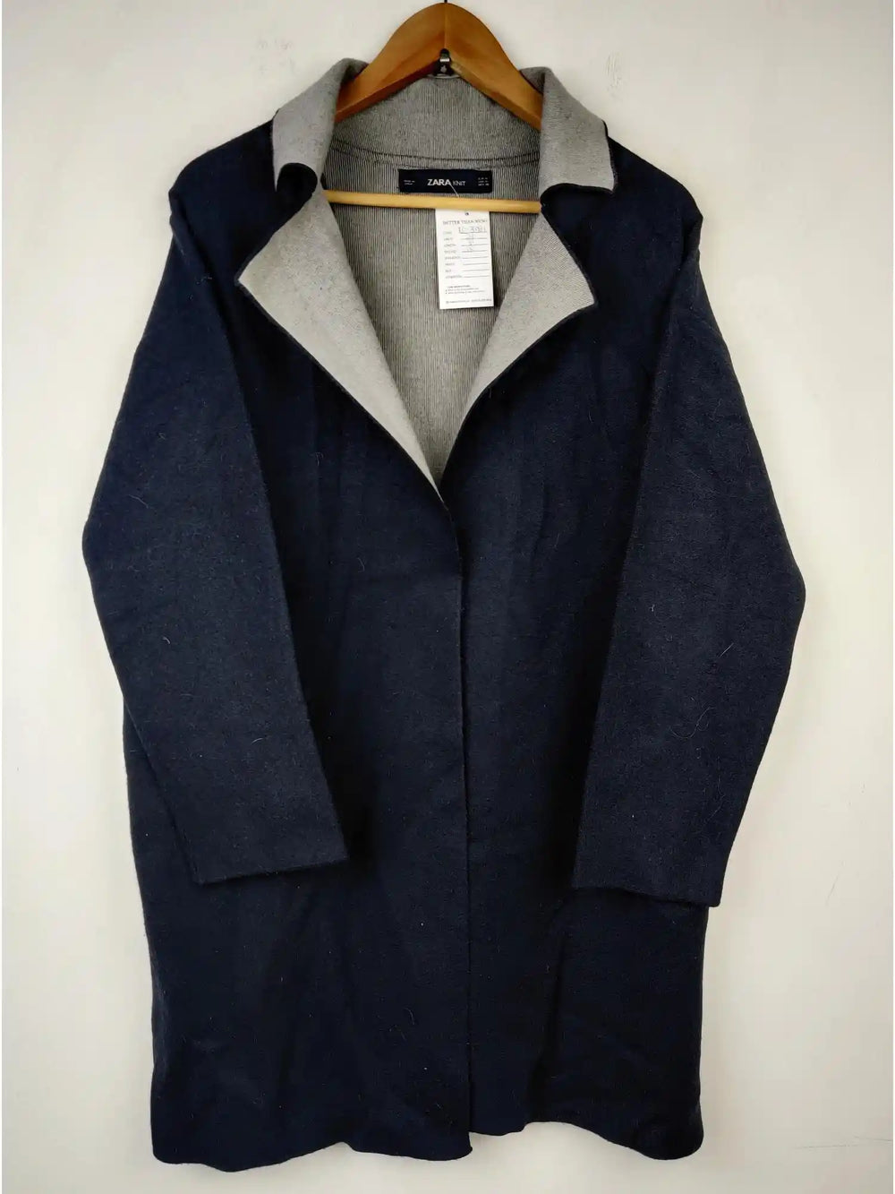 Buy online pre-used pre-loved 100% authentic & Original branded Zara (LC-3081) available in Pakistan. Top international brands avilable.