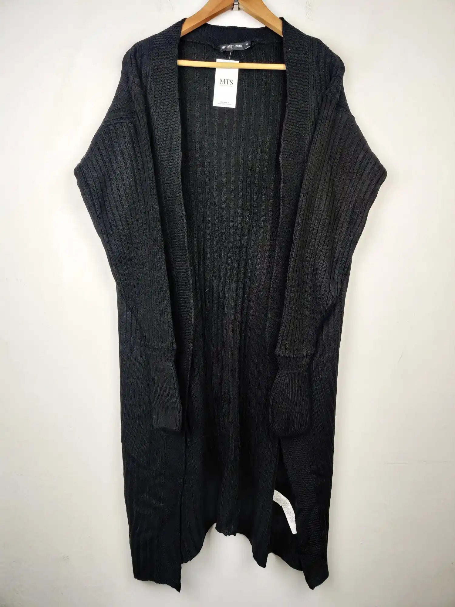 Buy online pre-used pre-loved 100% authentic & Original branded Pretty Little Things (LC-3110) available in Pakistan. Top international brands avilable.