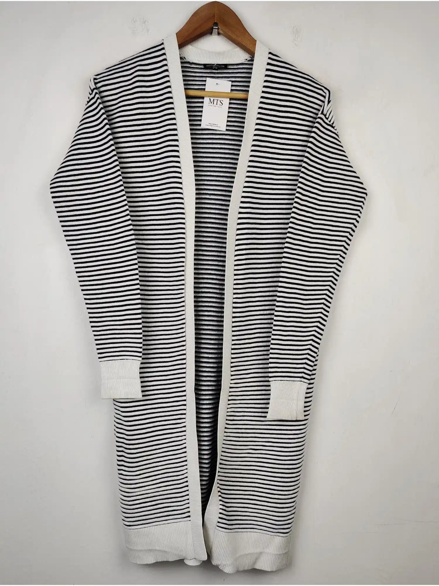 Buy online pre-used pre-loved 100% authentic & Original branded Warehouse (LC-3126) available in Pakistan. Top international brands avilable.
