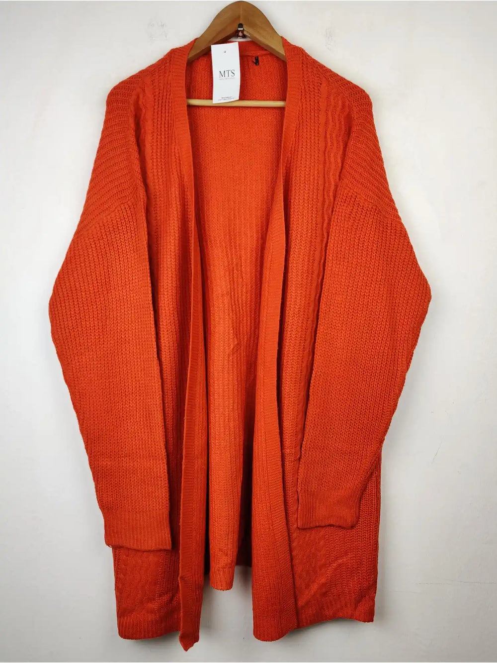 Buy online pre-used pre-loved 100% authentic & Original branded Unknown Brand (LC-3207) available in Pakistan. Top international brands avilable.