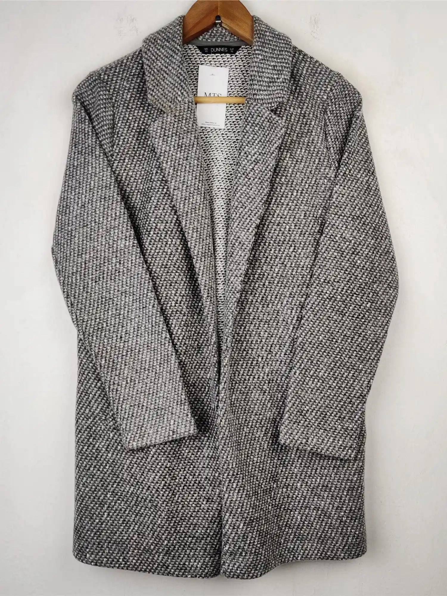 Buy online pre-used pre-loved 100% authentic & Original branded Dunnes Stores (LC-3225) available in Pakistan. Top international brands avilable.
