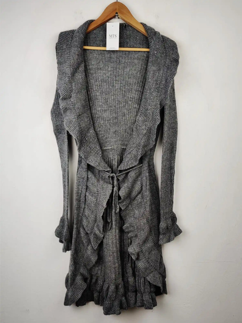 Buy online pre-used pre-loved 100% authentic & Original branded Unknown Brand (LC-3266) available in Pakistan. Top international brands avilable.