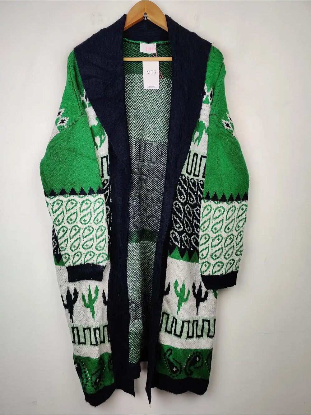 Buy online pre-used pre-loved 100% authentic & Original branded Savida (LC-3281) available in Pakistan. Top international brands avilable.