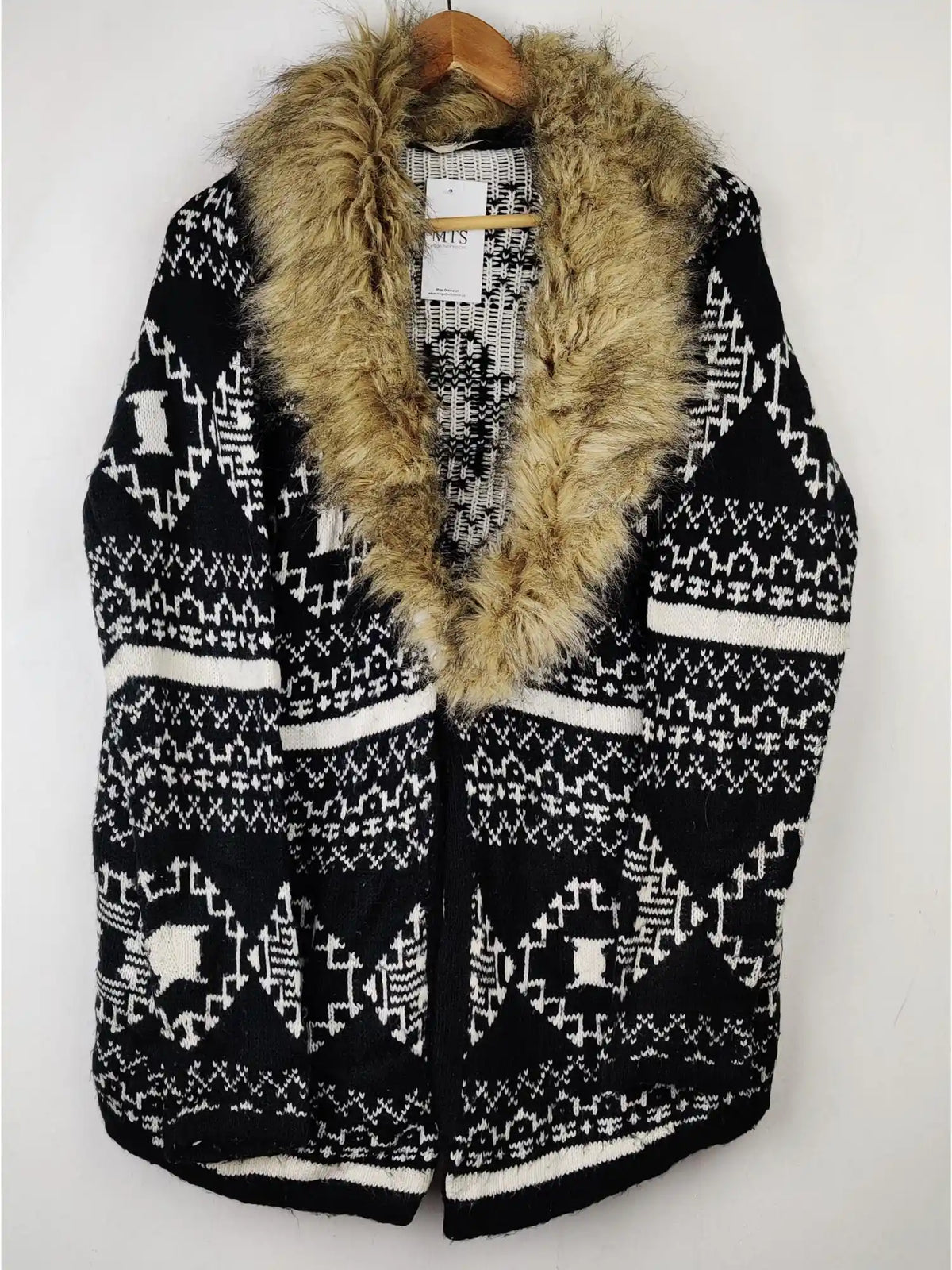 Buy online pre-used pre-loved 100% authentic & Original branded Miss Selfridge (LC-3320) available in Pakistan. Top international brands avilable.