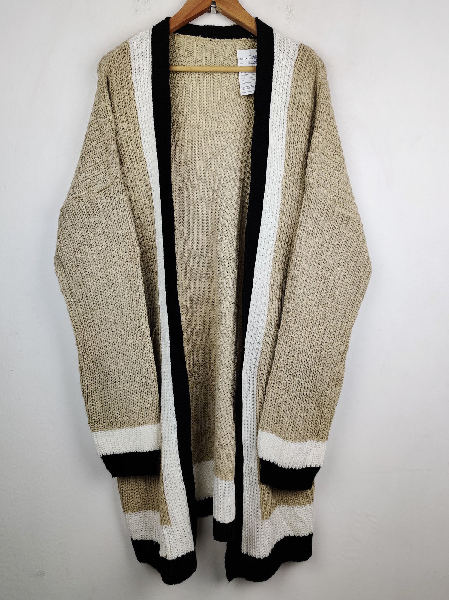 Buy online pre-used pre-loved 100% authentic & Original branded Unknown Brand (LC-3405) available in Pakistan. Top international brands avilable.