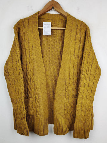 Buy online pre-used pre-loved 100% authentic & Original branded Unknown Brand (LC-3409) available in Pakistan. Top international brands avilable.