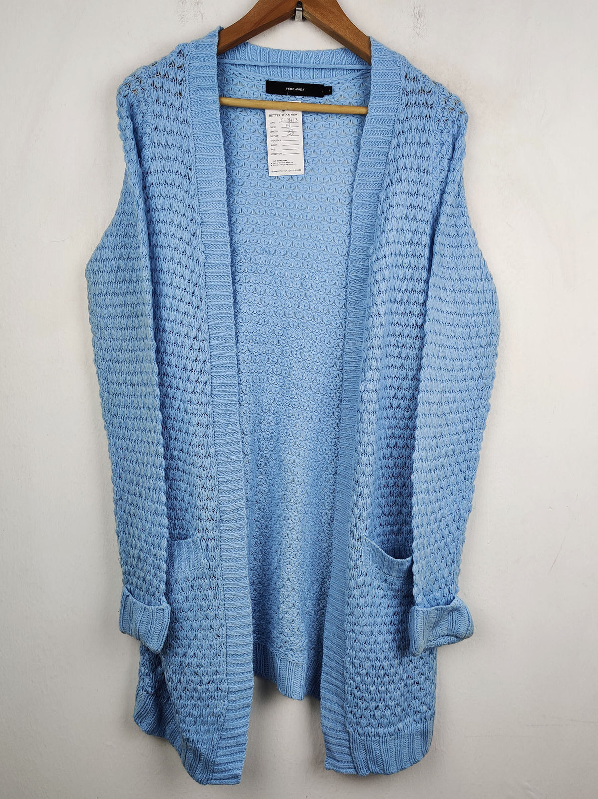 Buy online pre-used pre-loved 100% authentic & Original branded Vero Moda (LC-3413) available in Pakistan. Top international brands avilable.