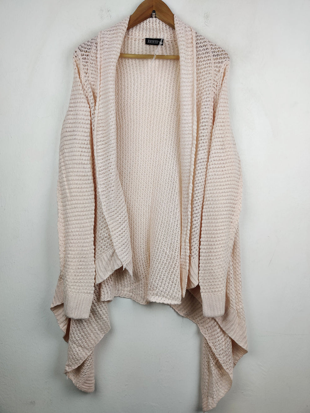 Buy online pre-used pre-loved 100% authentic & Original branded Janina (LC-3419) available in Pakistan. Top international brands avilable.