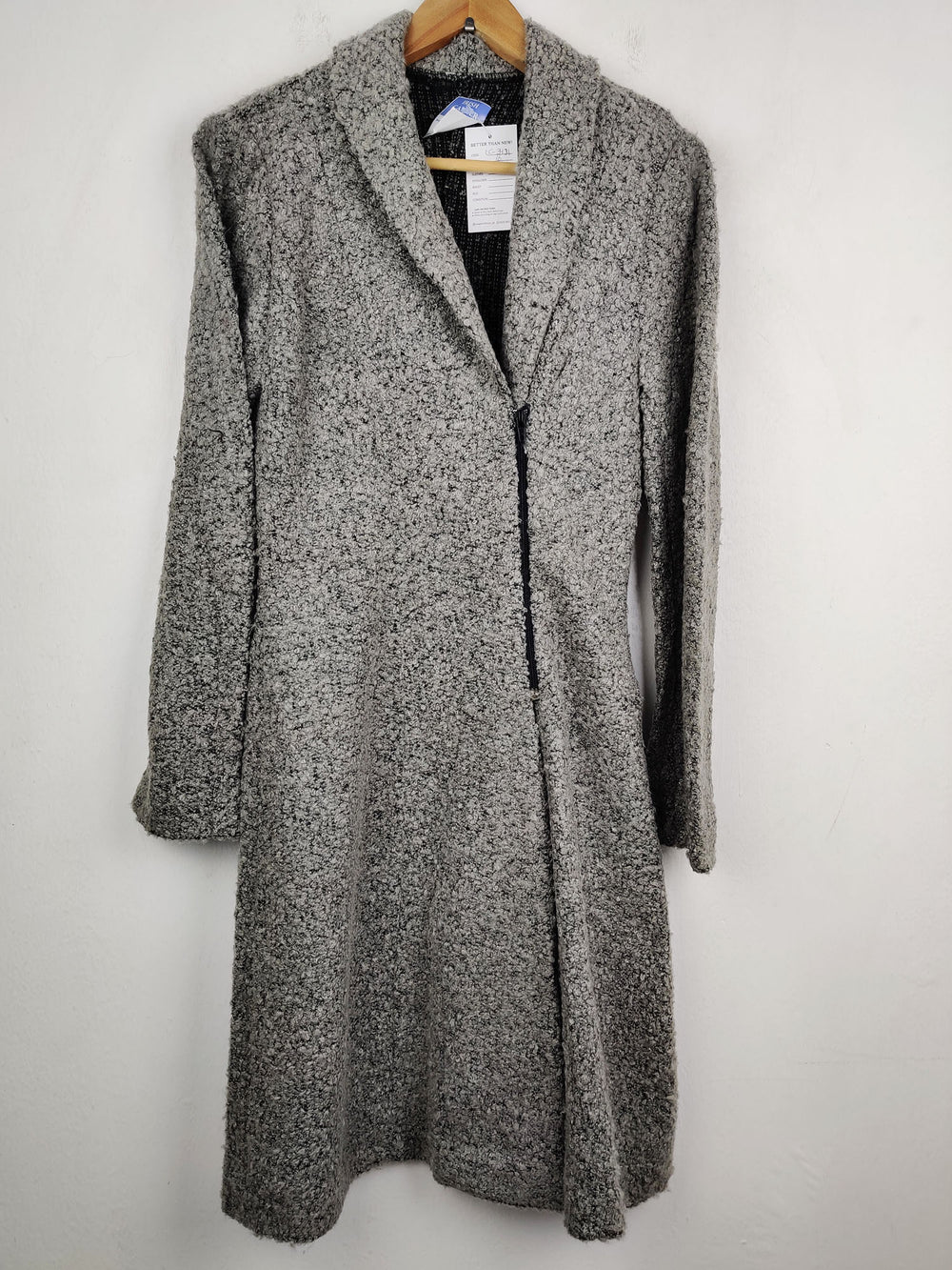 Buy online pre-used pre-loved 100% authentic & Original branded Unknown Brand (LC-3431) available in Pakistan. Top international brands avilable.