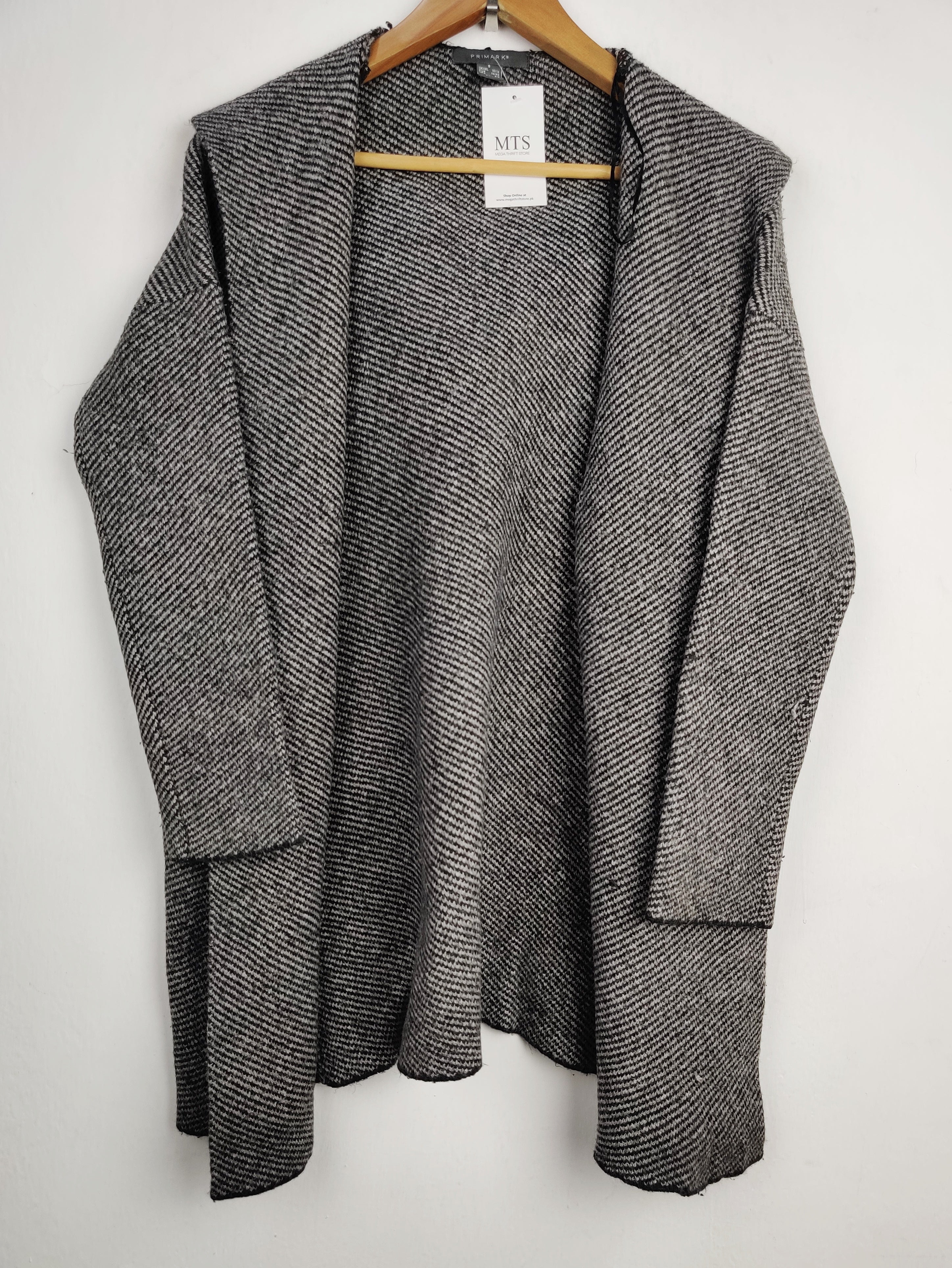 Buy online pre-used pre-loved 100% authentic & Original branded Primark (LC-3519) available in Pakistan. Top international brands avilable.
