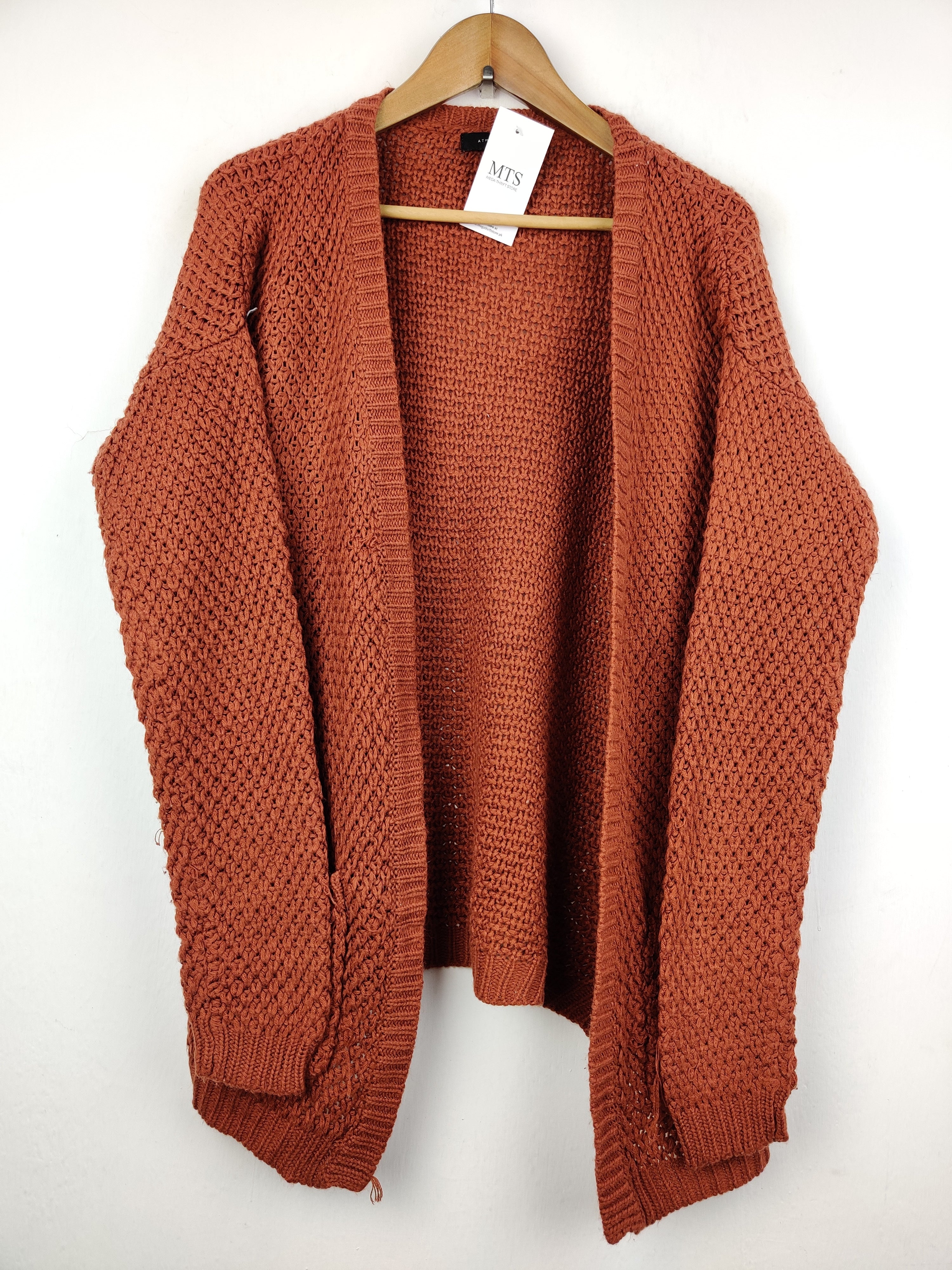 Buy online pre-used pre-loved 100% authentic & Original branded Atmosphere (LC-3563) available in Pakistan. Top international brands avilable.