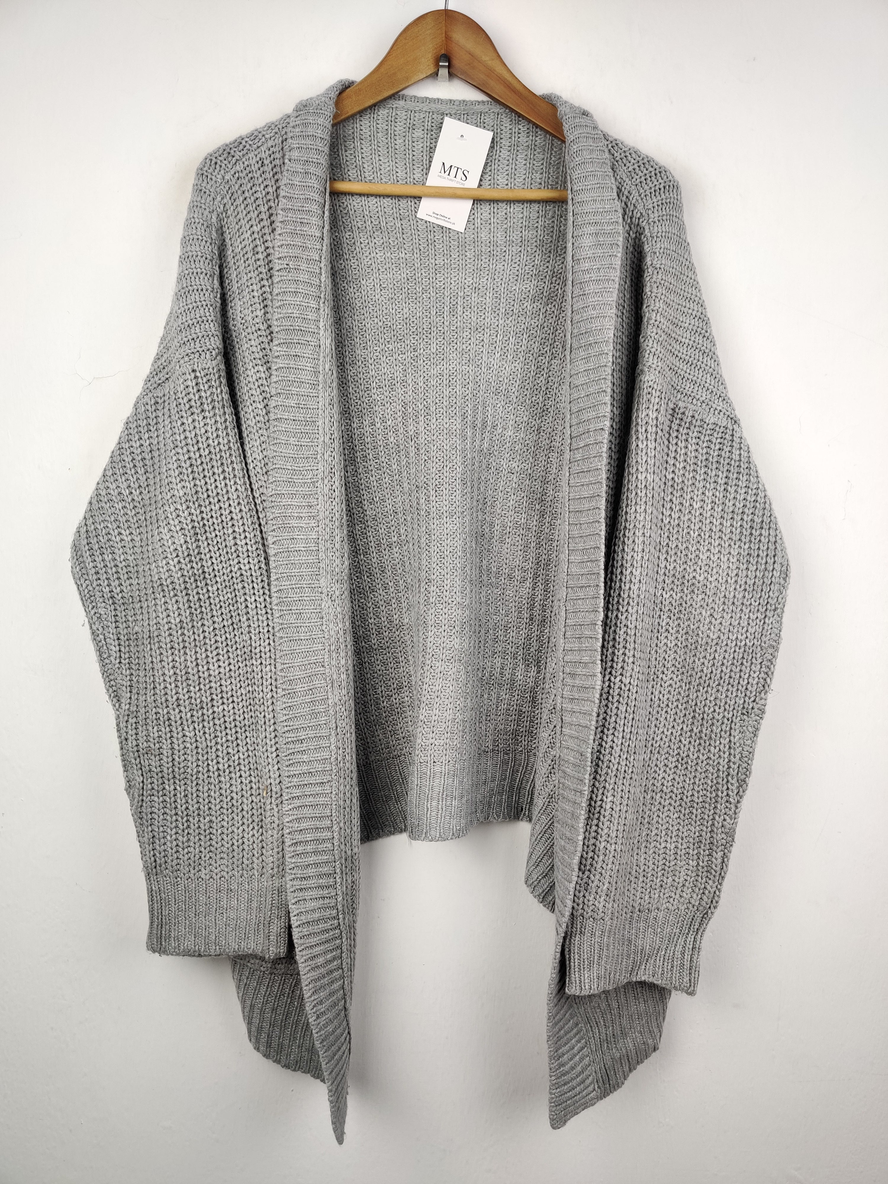 Buy online pre-used pre-loved 100% authentic & Original branded Shein (LC-3564) available in Pakistan. Top international brands avilable.