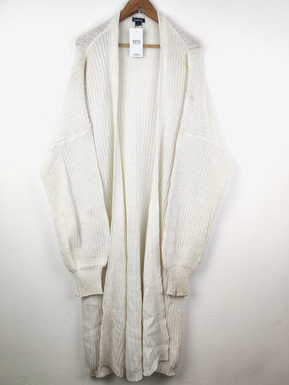 Buy online pre-used pre-loved 100% authentic & Original branded Boohoo (LC-3574) available in Pakistan. Top international brands avilable.