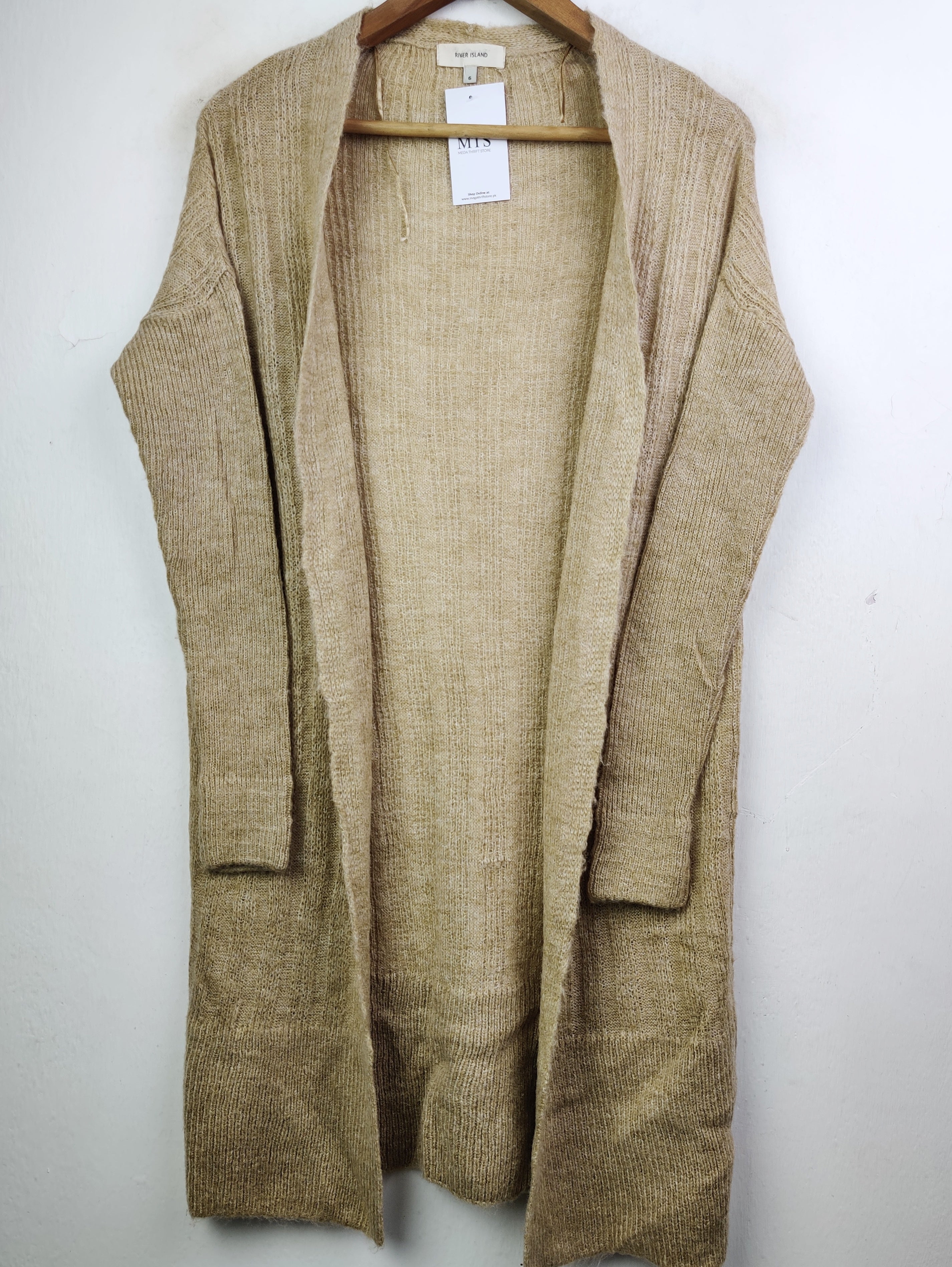 Buy online pre-used pre-loved 100% authentic & Original branded River Island (LC-3584) available in Pakistan. Top international brands avilable.