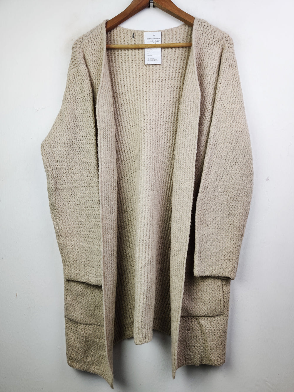Buy online pre-used pre-loved 100% authentic & Original branded Unknown Brand (LC-3588) available in Pakistan. Top international brands avilable.