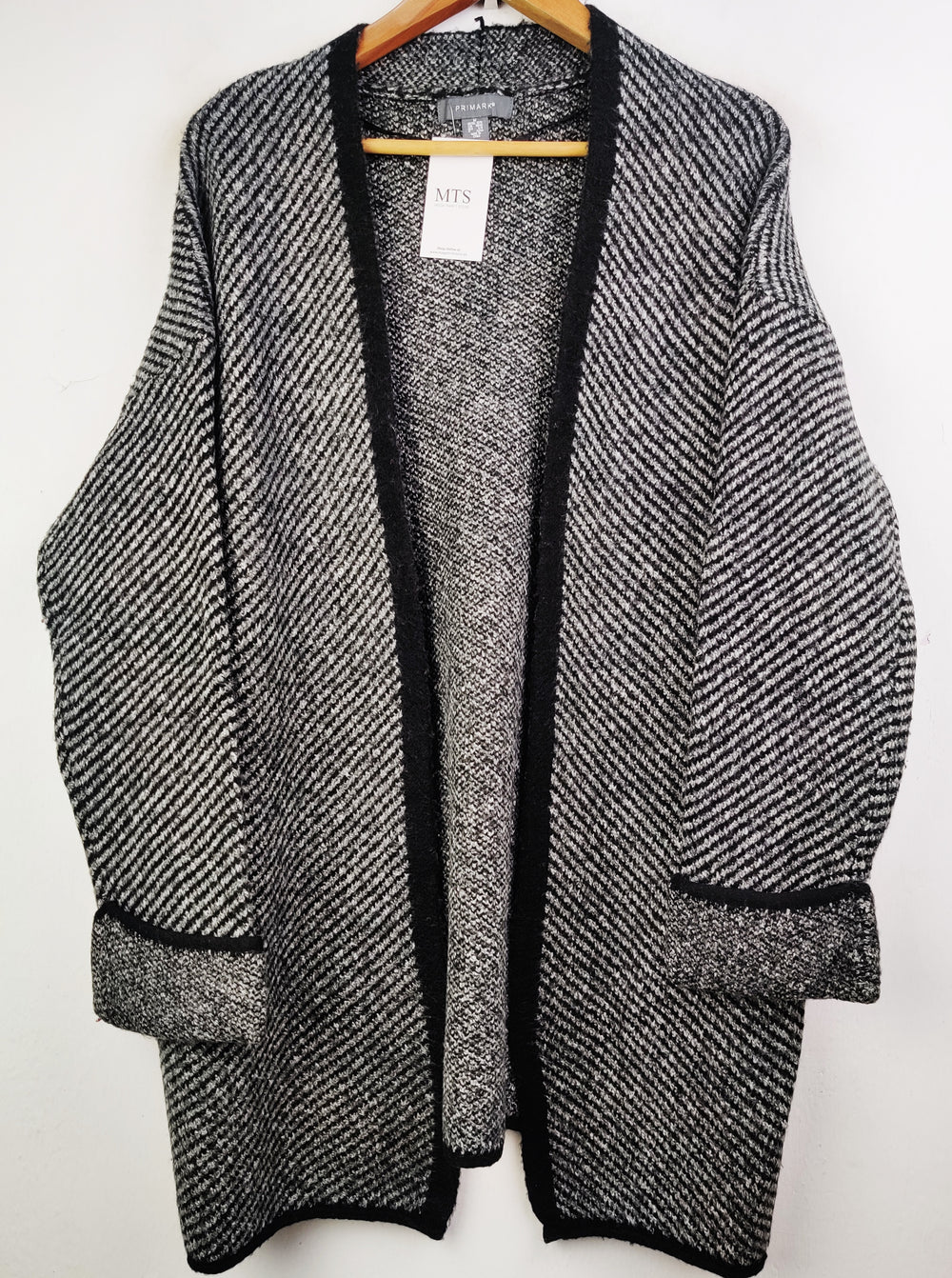 Buy online pre-used pre-loved 100% authentic & Original branded Primark (LC-3617) available in Pakistan. Top international brands avilable.