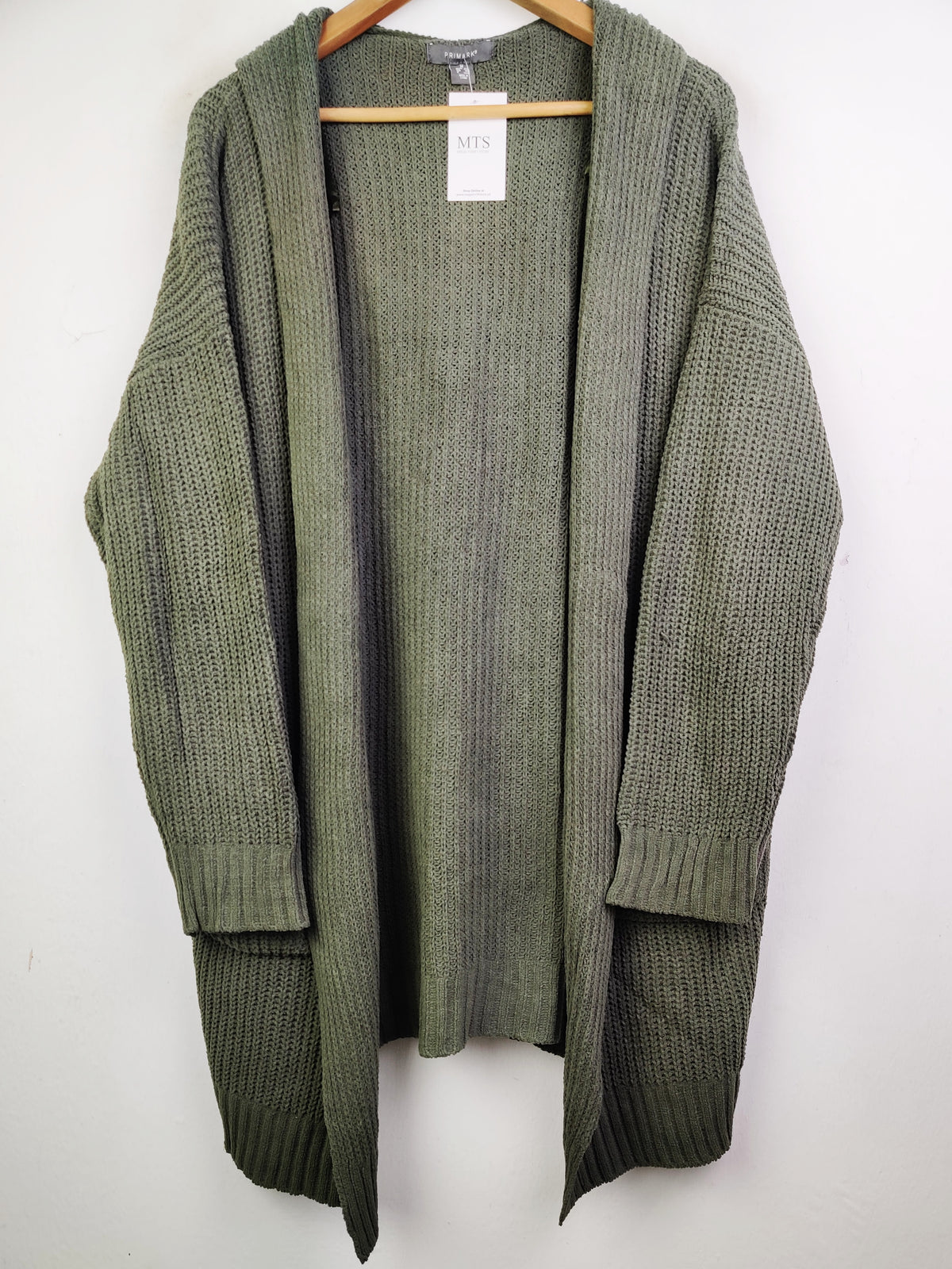 Buy online pre-used pre-loved 100% authentic & Original branded Primark (LC-3628) available in Pakistan. Top international brands avilable.