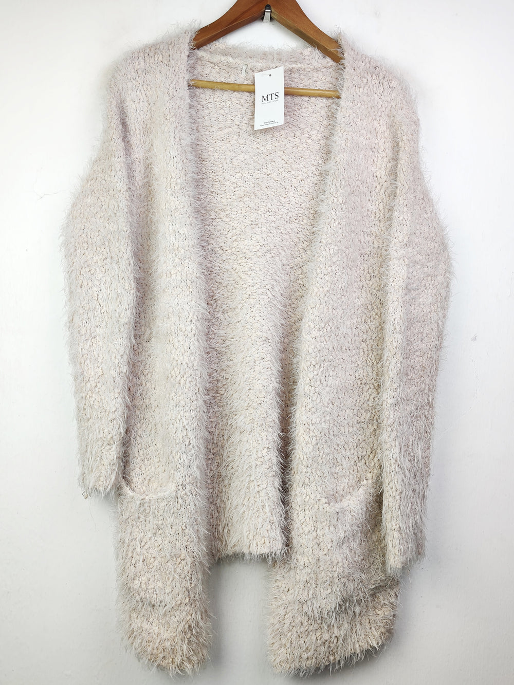 Buy online pre-used pre-loved 100% authentic & Original branded Unknown Brand (LC-3634) available in Pakistan. Top international brands avilable.