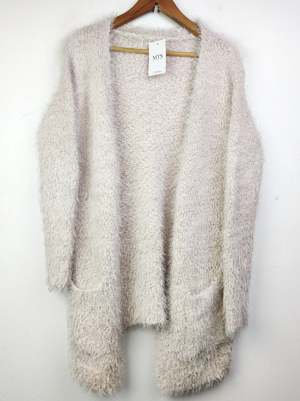 Buy online pre-used pre-loved 100% authentic & Original branded Unknown Brand (LC-3634) available in Pakistan. Top international brands avilable.