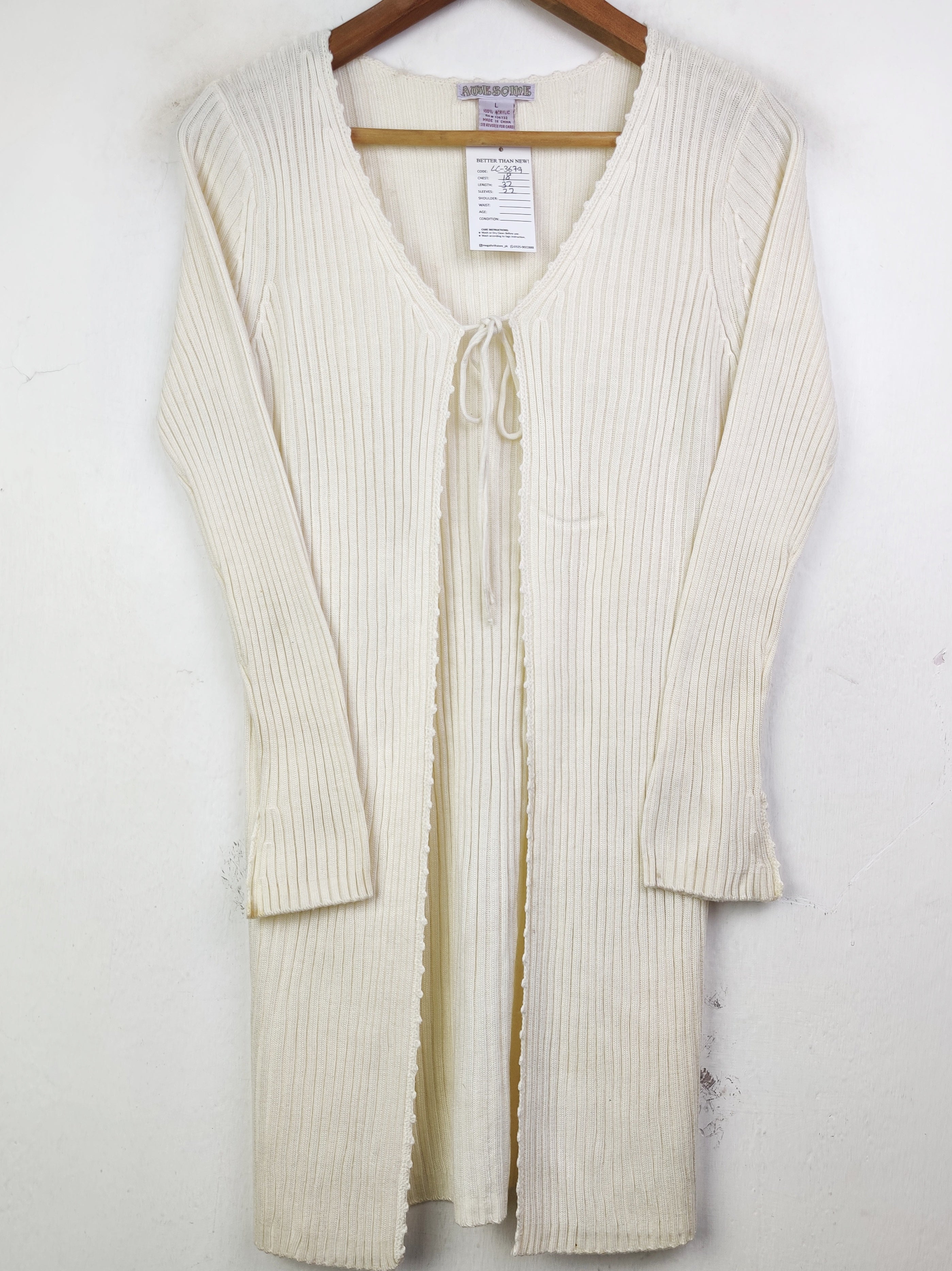 Buy online pre-used pre-loved 100% authentic & Original branded Awesome (LC-3679) available in Pakistan. Top international brands avilable.
