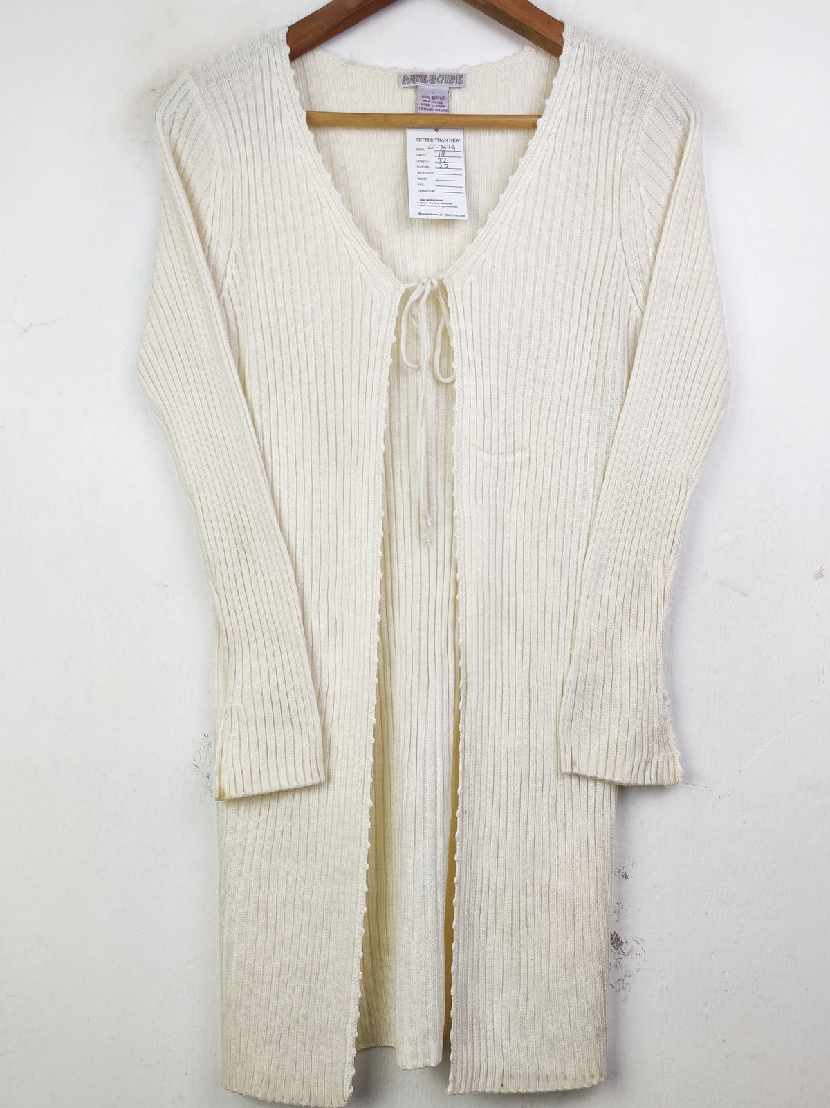 Buy online pre-used pre-loved 100% authentic & Original branded Awesome (LC-3679) available in Pakistan. Top international brands avilable.