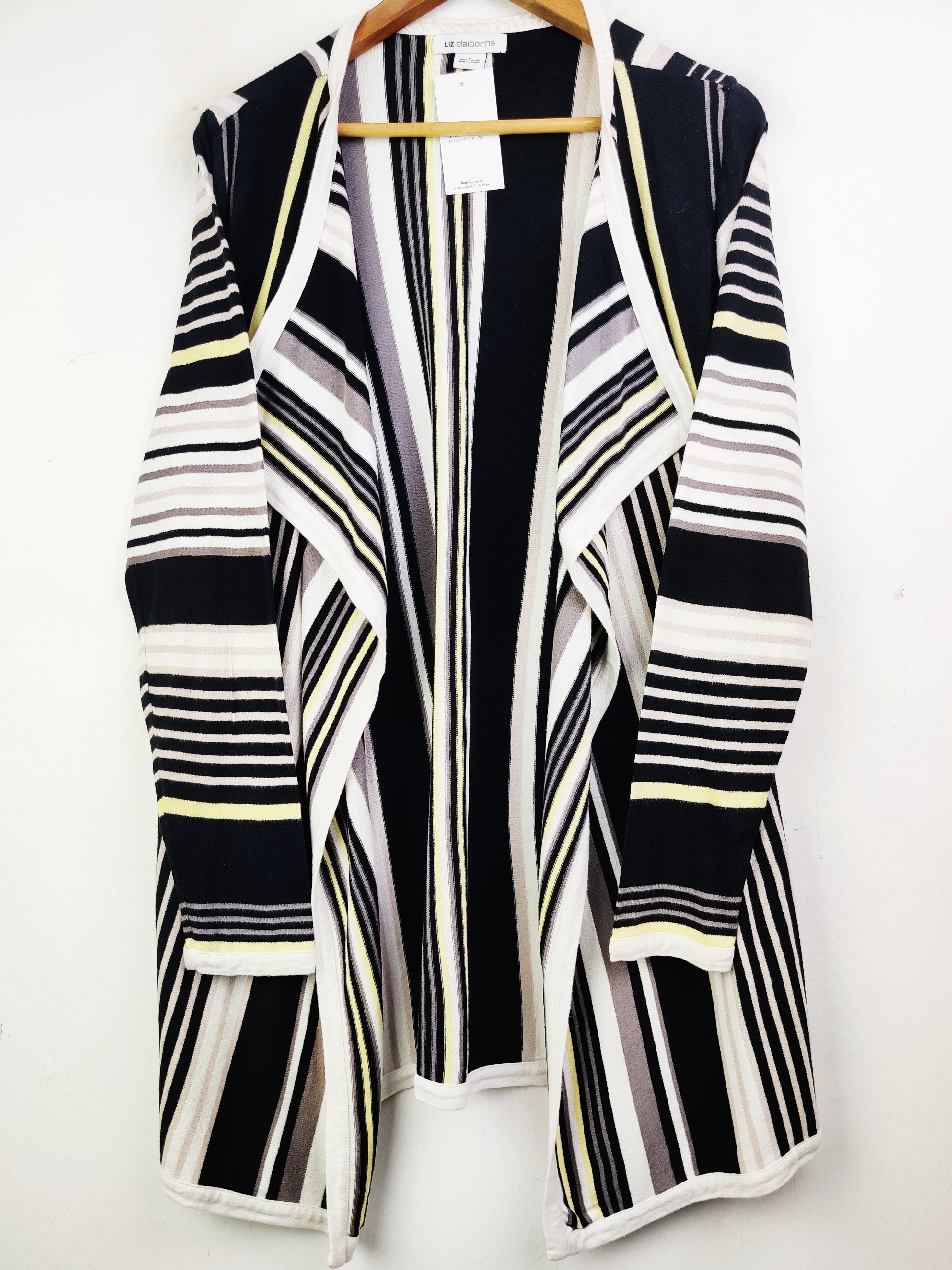 Buy online pre-used pre-loved 100% authentic & Original branded Liz Claiborne (LC-3699) available in Pakistan. Top international brands avilable.