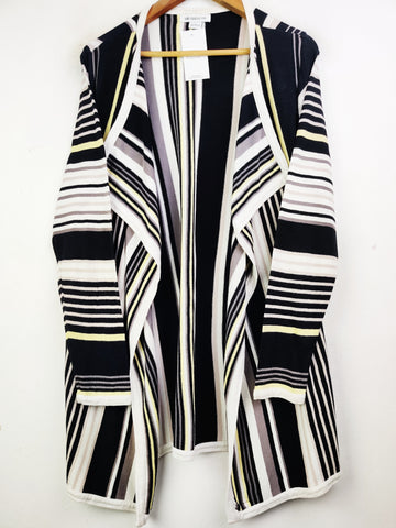 Buy online pre-used pre-loved 100% authentic & Original branded Liz Claiborne (LC-3699) available in Pakistan. Top international brands avilable.