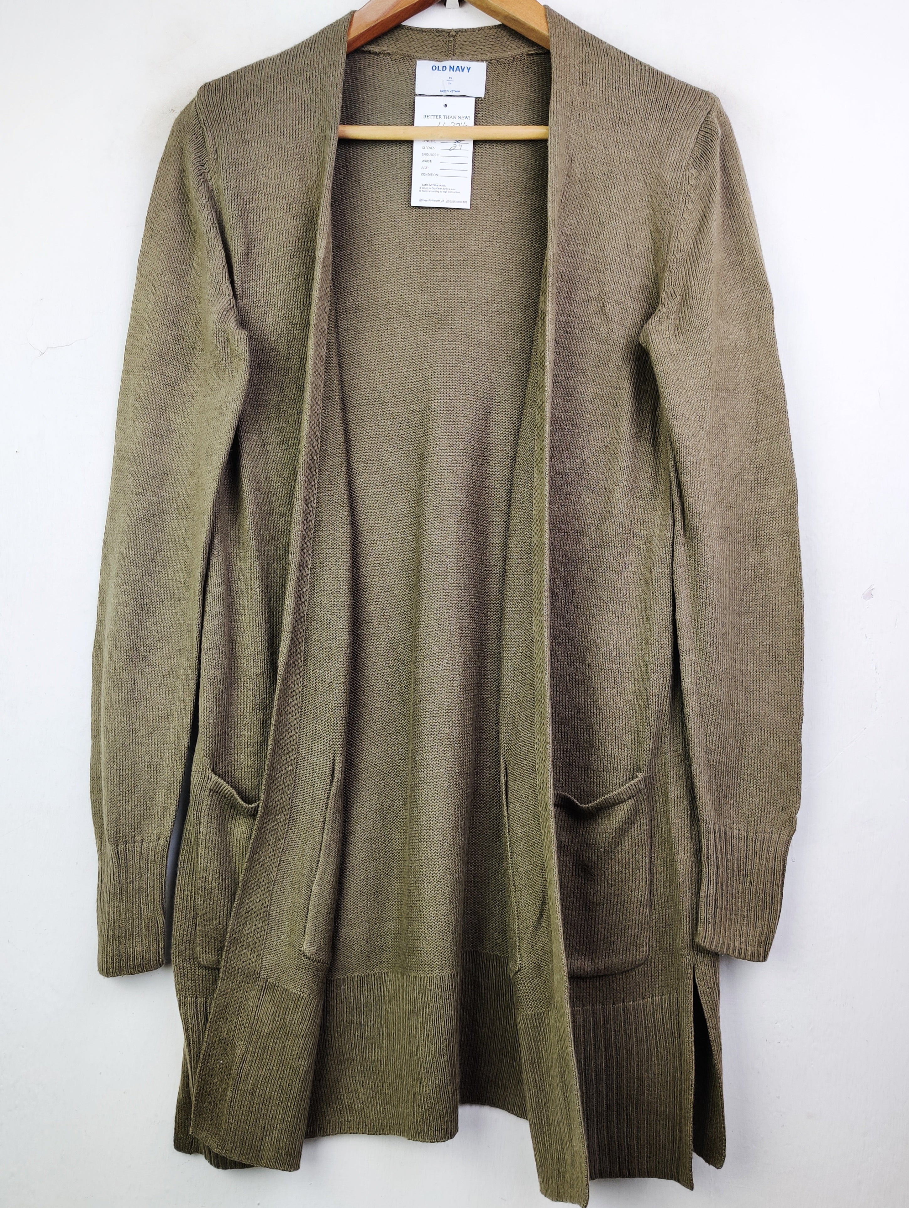 Buy online pre-used pre-loved 100% authentic & Original branded Old Navy (LC-3716) available in Pakistan. Top international brands avilable.